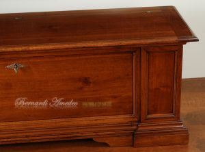Classic chest chest handcrafted in solid walnut wood, length 160 cm